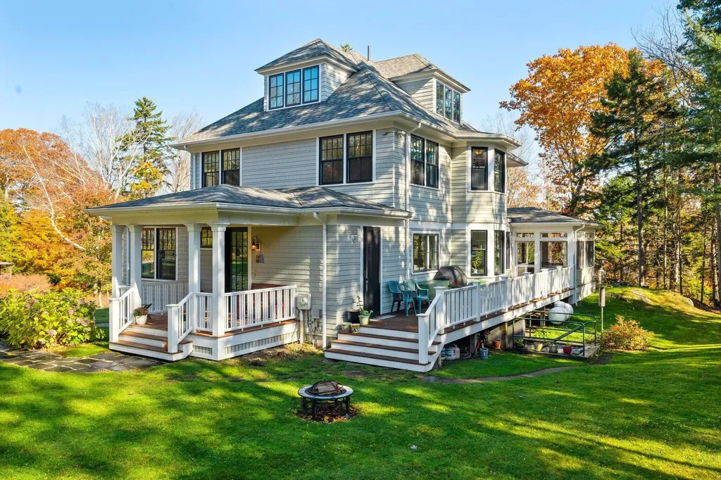 105 Lyndon Avenue Portland ME 04108