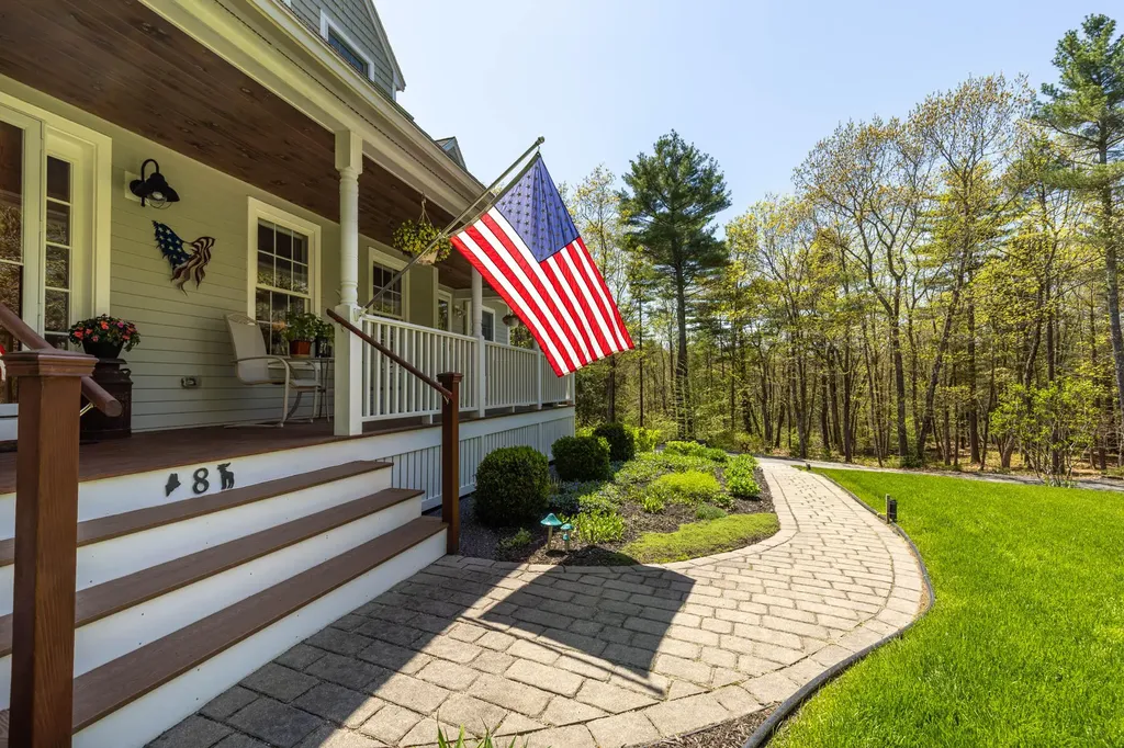 8 Silver Ridge Drive York ME 03909