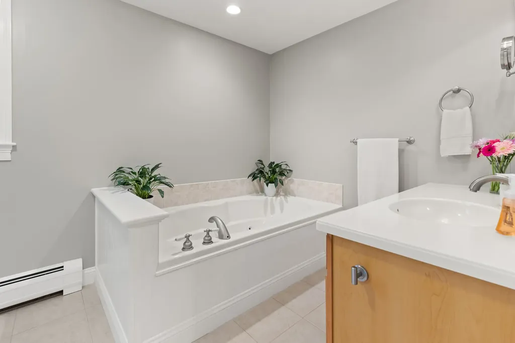 8 Silver Ridge Drive York ME 03909