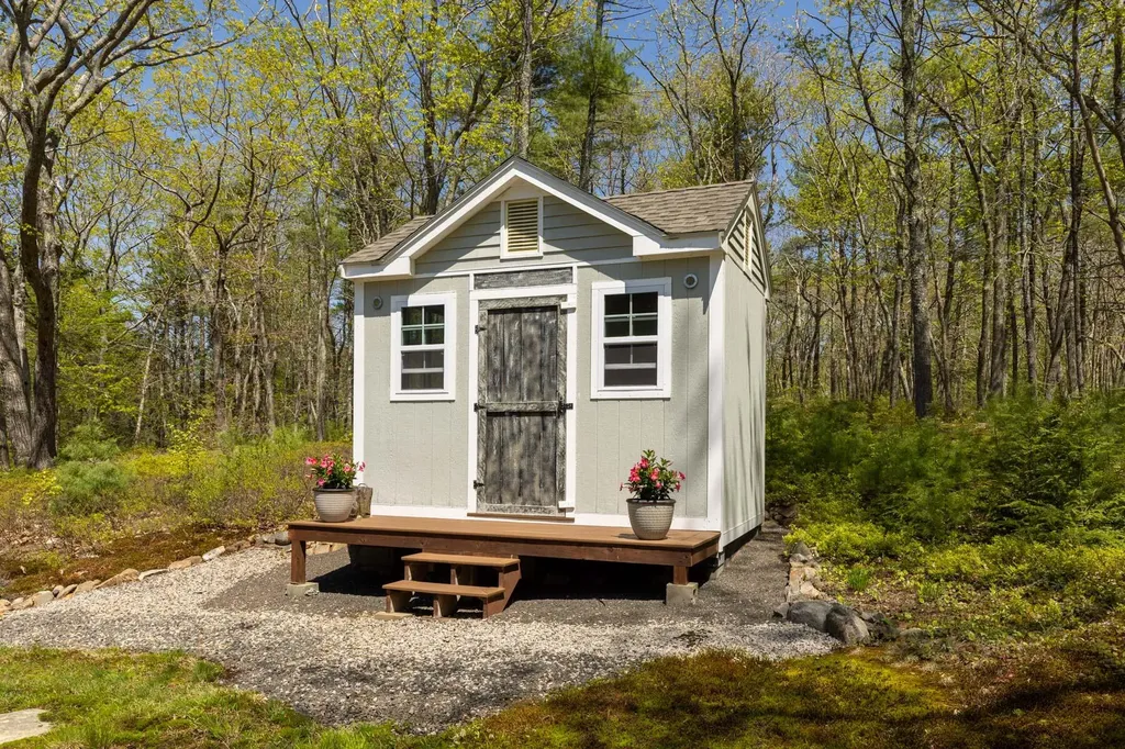 8 Silver Ridge Drive York ME 03909