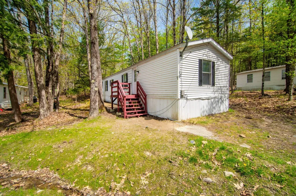 60 Squire Court Winthrop ME 04364