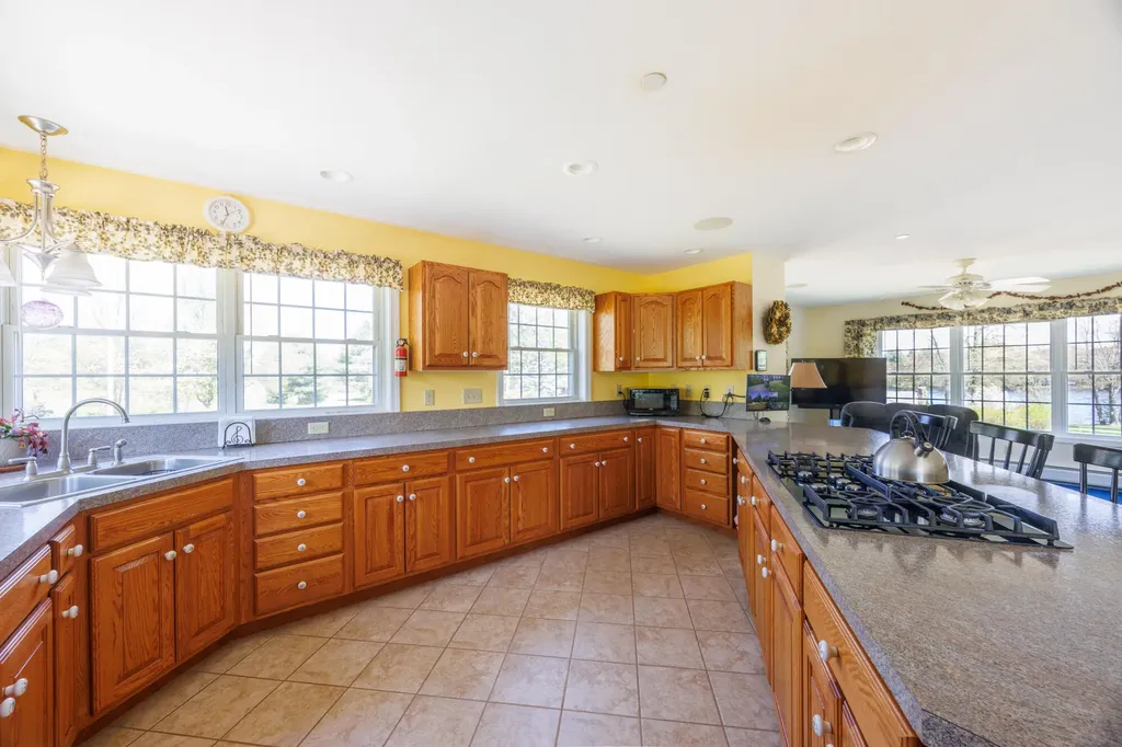 25 Fairview Drive Sanford ME 04073