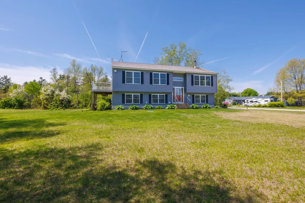 25 Fairview Drive Sanford ME 04073