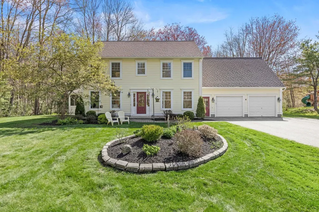 4 Geary Way Falmouth ME 04105