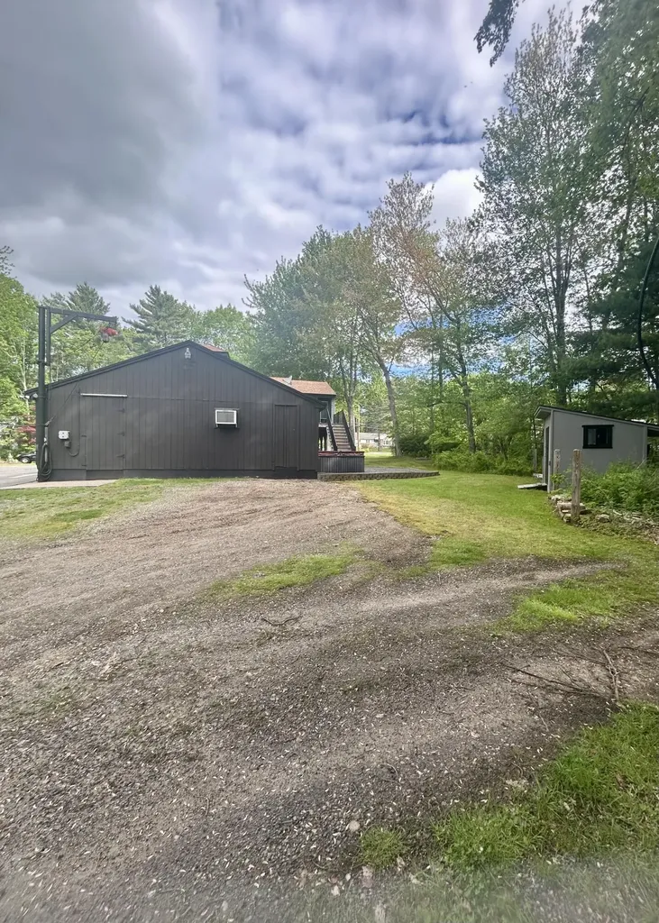 208 New Road Arundel ME 04046