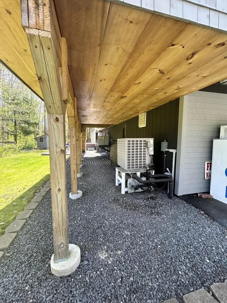 208 New Road Arundel ME 04046
