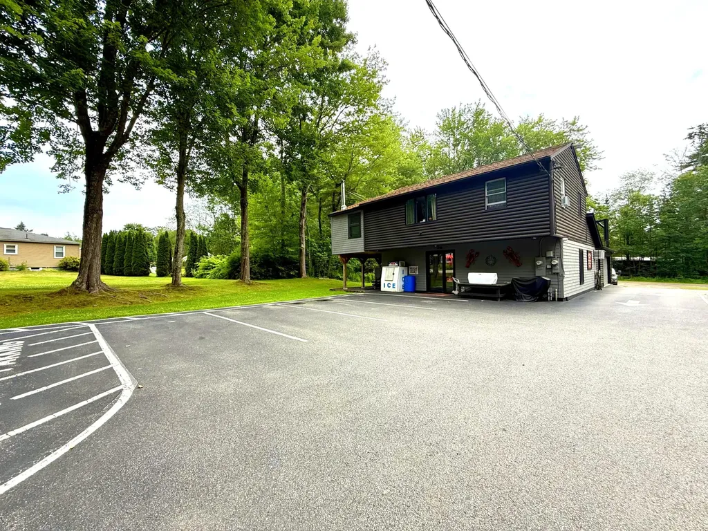 208 New Road Arundel ME 04046