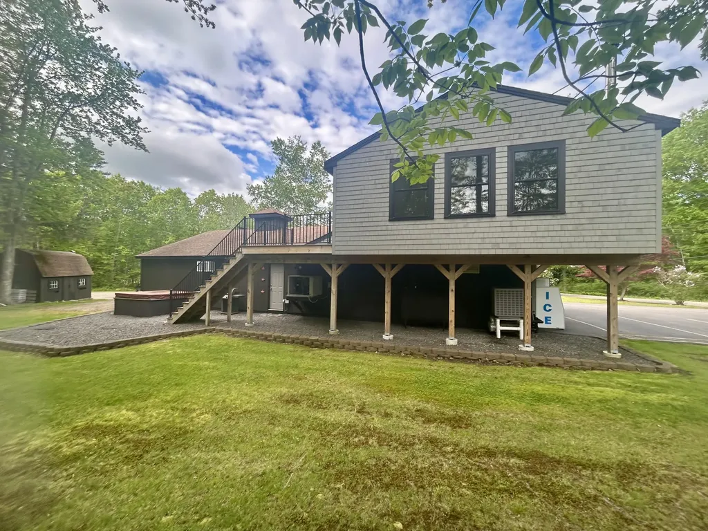 208 New Road Arundel ME 04046