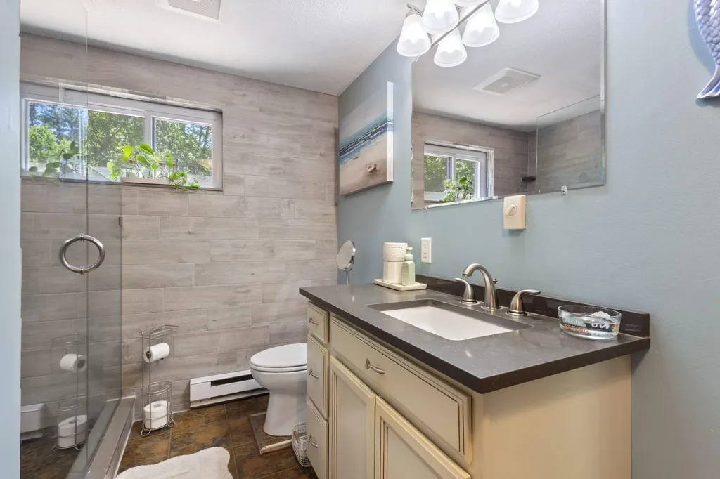 208 New Road Arundel ME 04046