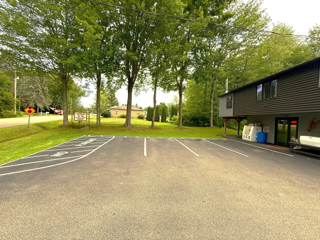 208 New Road Arundel ME 04046