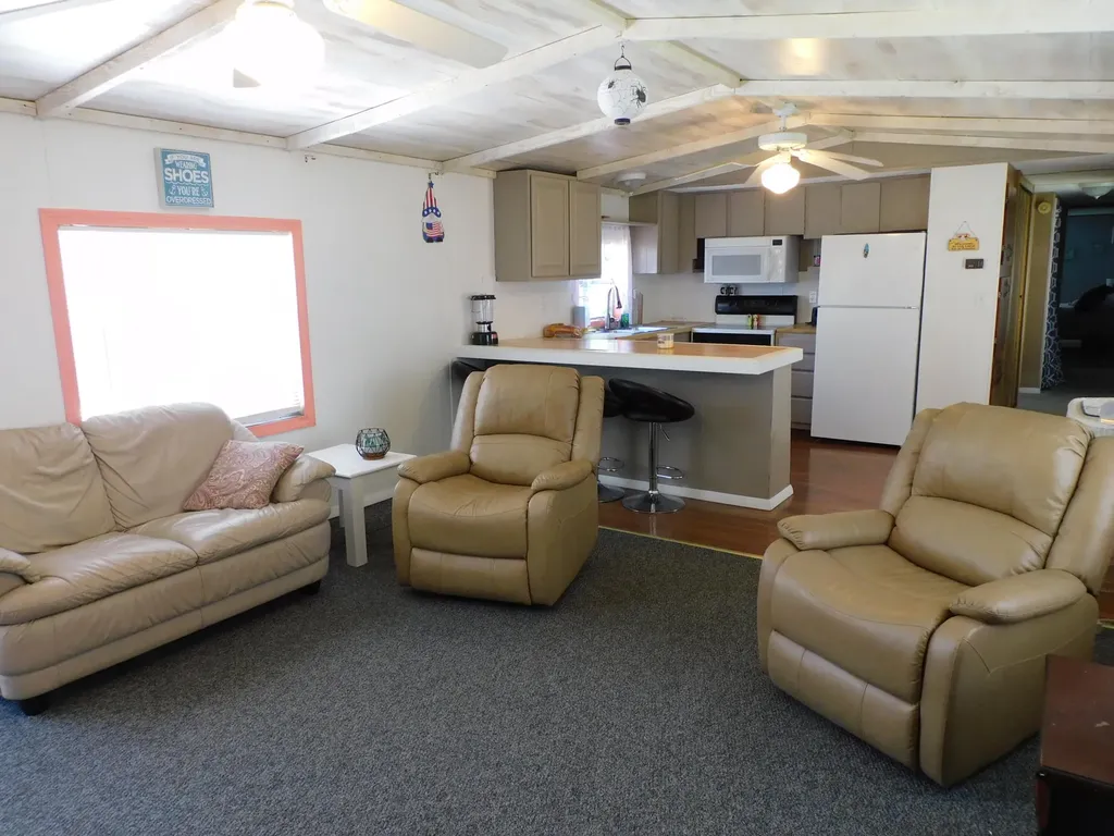 744 S Us Route 1 York ME 03909