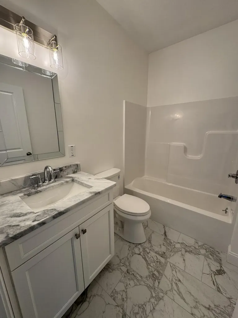 14 Macadamia Lane Lewiston ME 04240