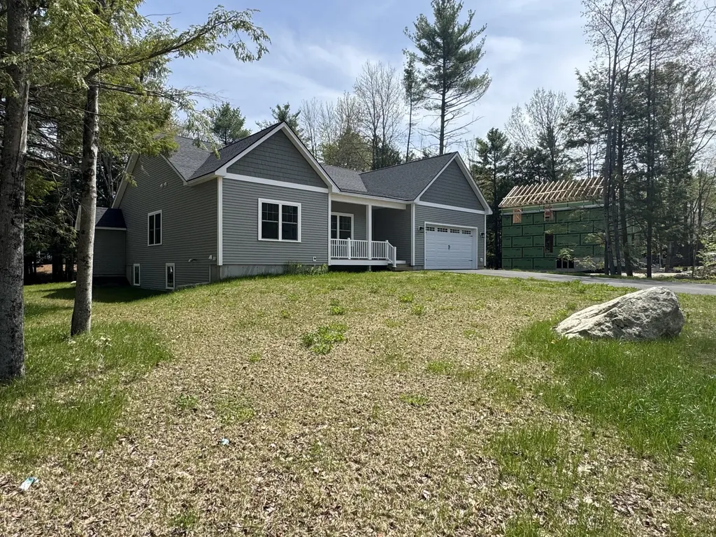 14 Macadamia Lane Lewiston ME 04240