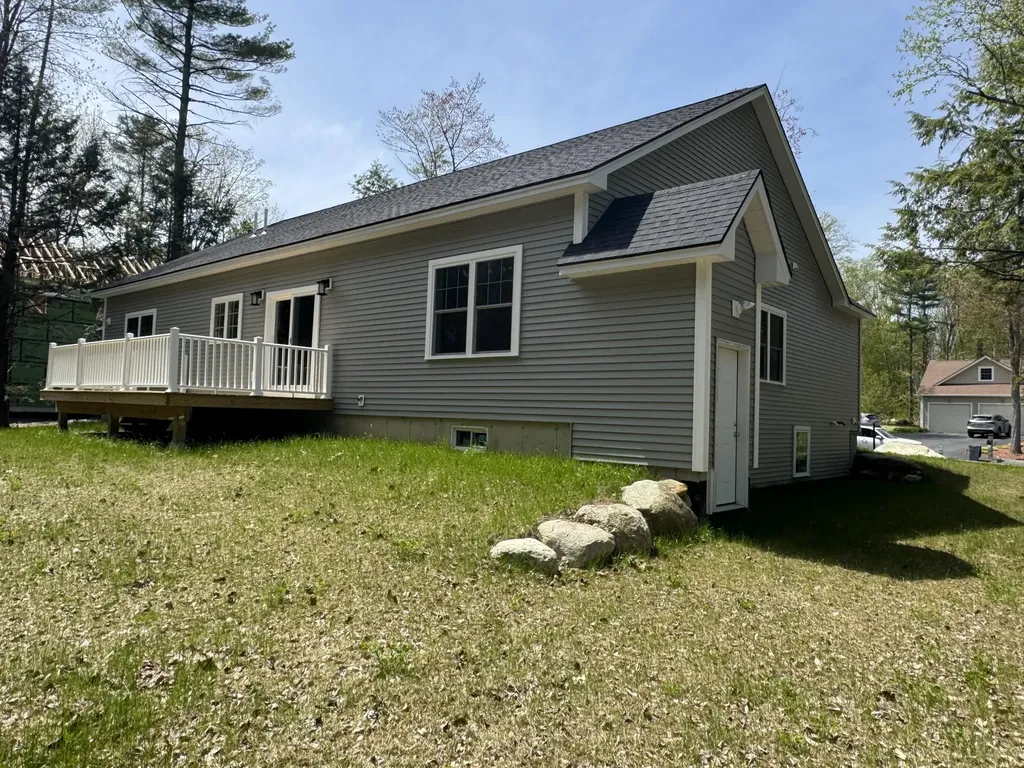 14 Macadamia Lane Lewiston ME 04240