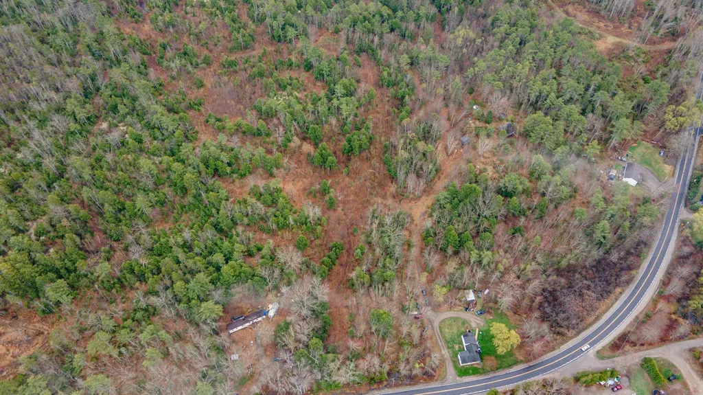 818 Middle Road Dresden ME 04342