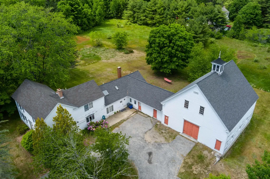 31 Gray Road North Yarmouth ME 04097