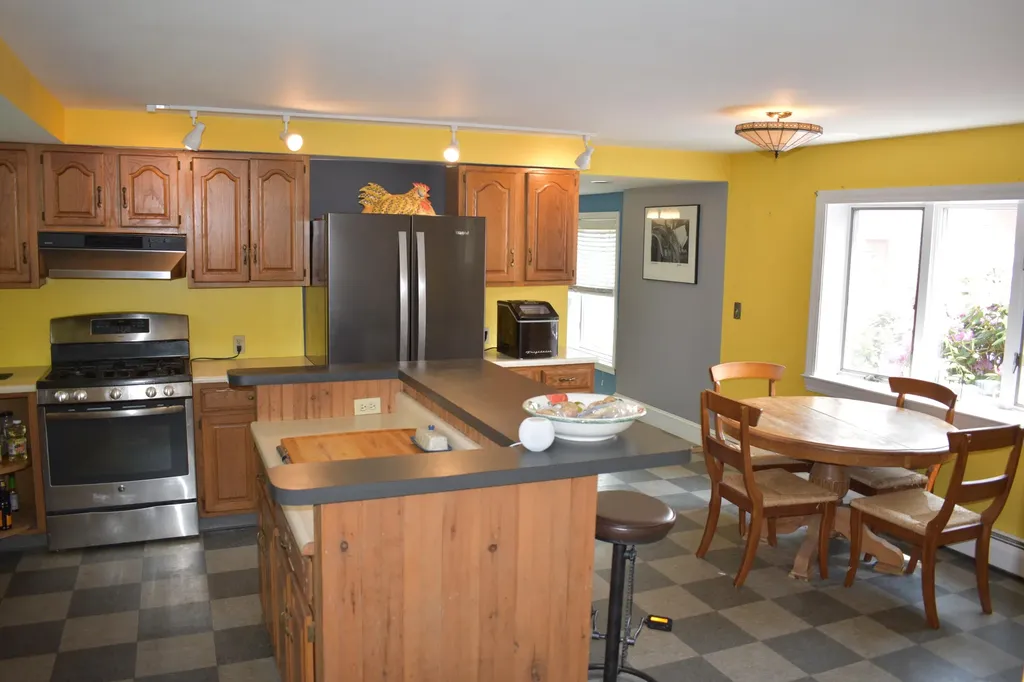 31 Gray Road North Yarmouth ME 04097