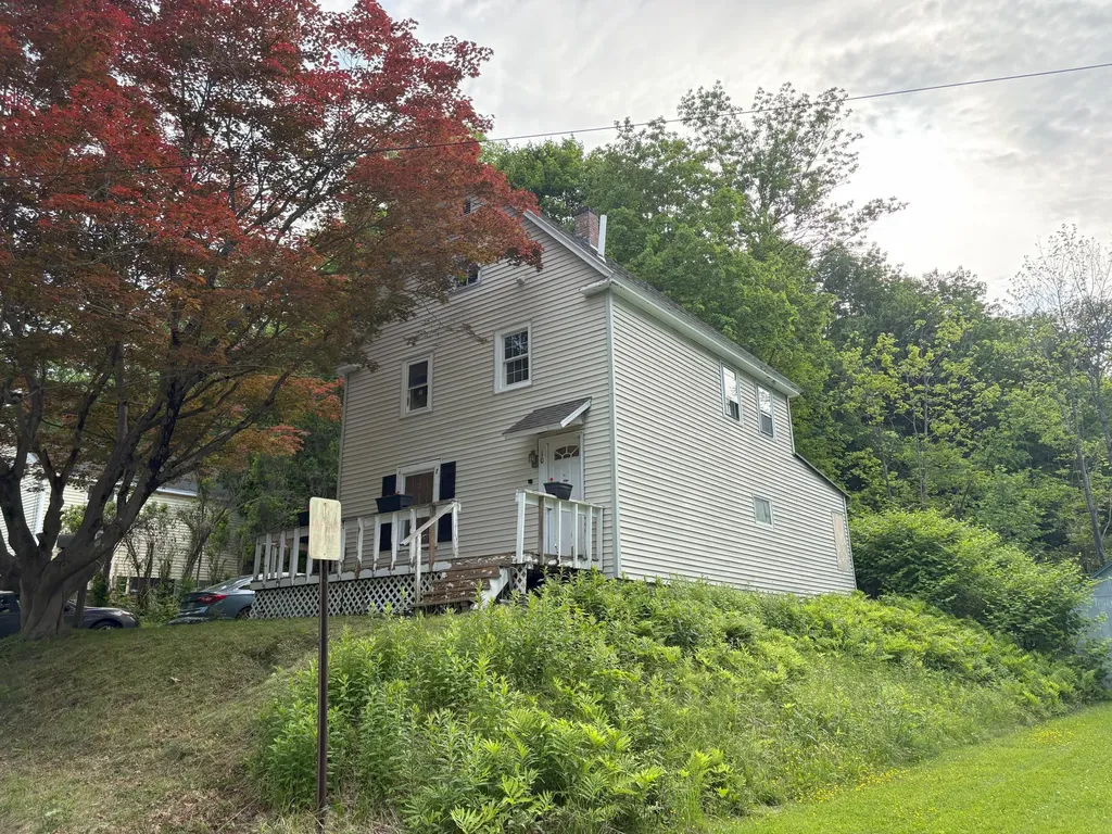 10 Valley Street Augusta ME 04330