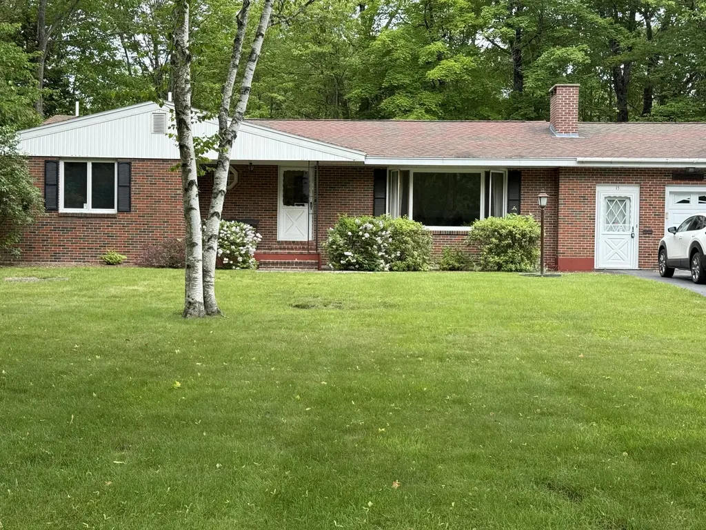 15 Smiley Avenue Winslow ME 04901