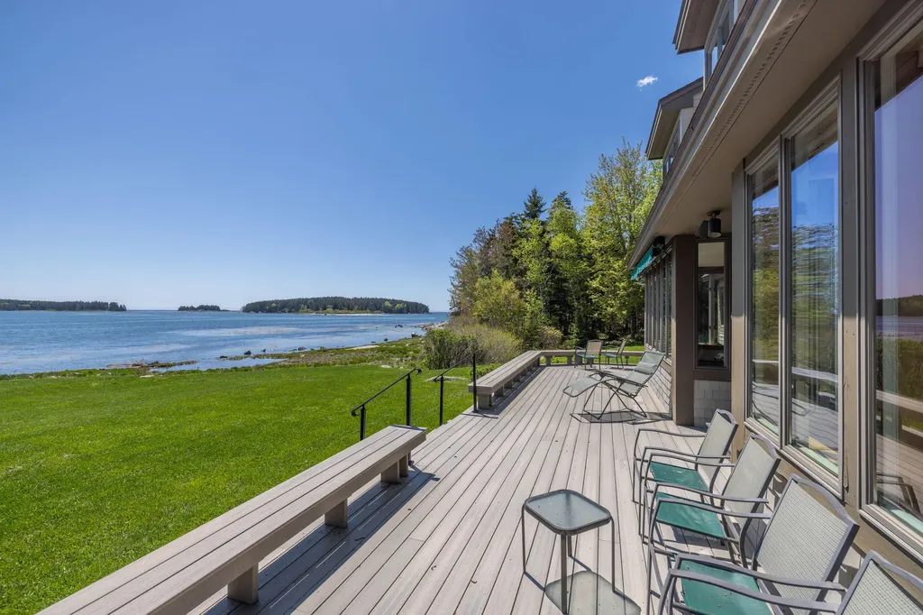 299 Island Avenue Saint George ME 04859