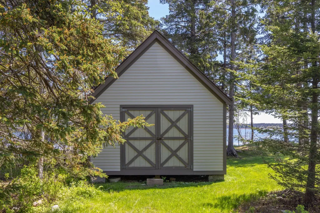 299 Island Avenue Saint George ME 04859