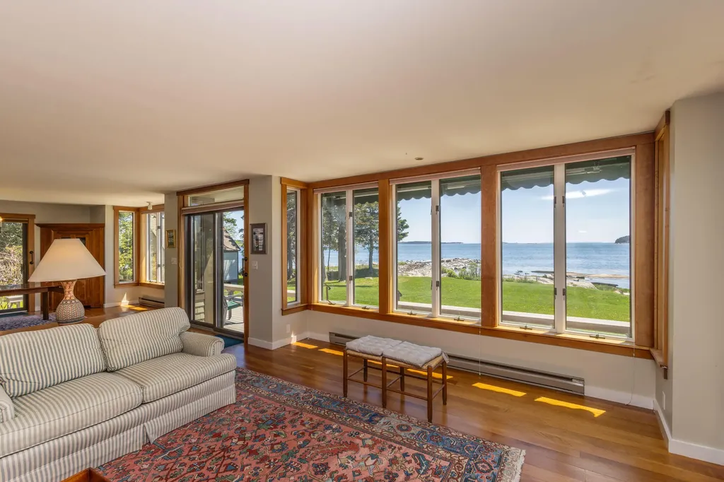 299 Island Avenue Saint George ME 04859