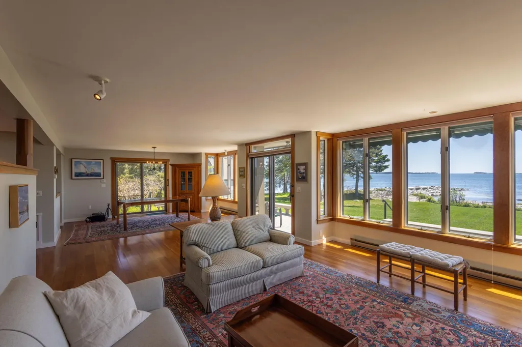 299 Island Avenue Saint George ME 04859