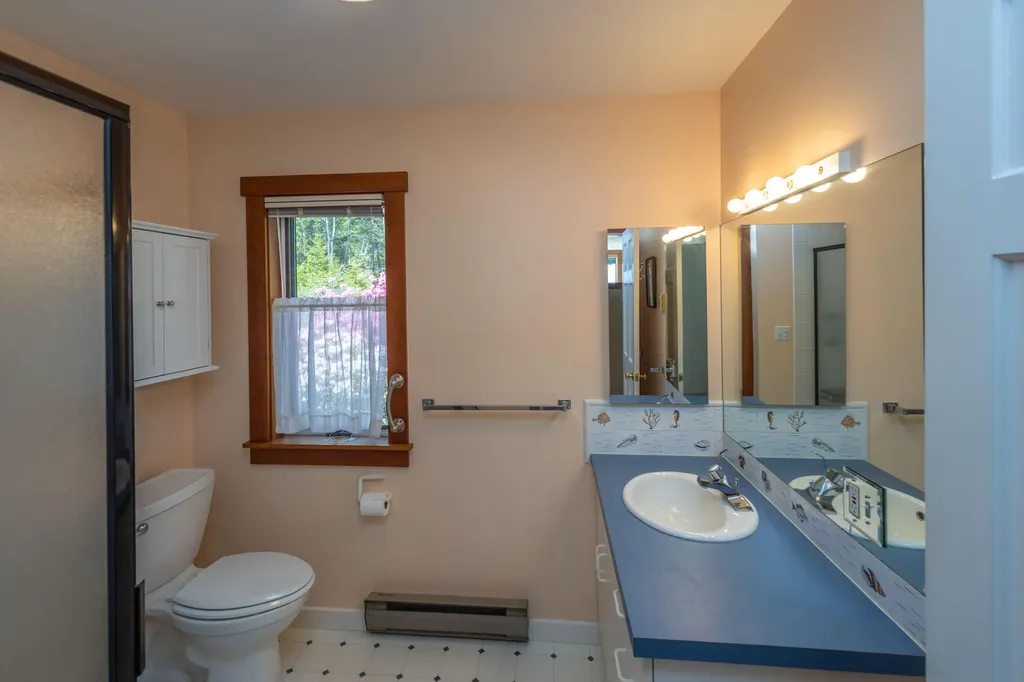 299 Island Avenue Saint George ME 04859