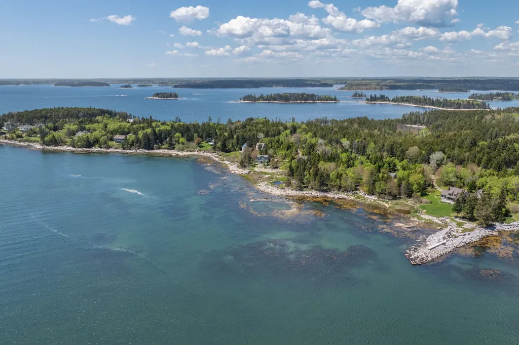 299 Island Avenue Saint George ME 04859