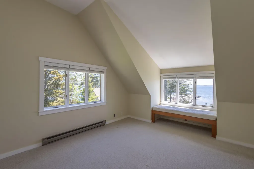 299 Island Avenue Saint George ME 04859