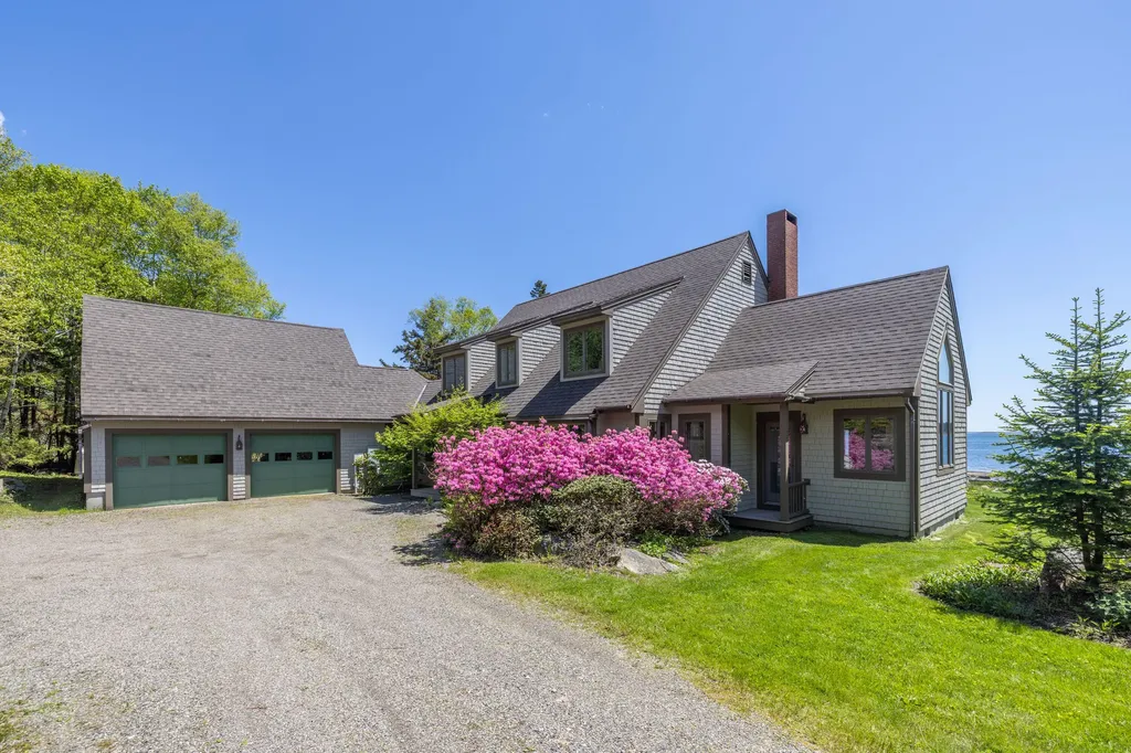 299 Island Avenue Saint George ME 04859