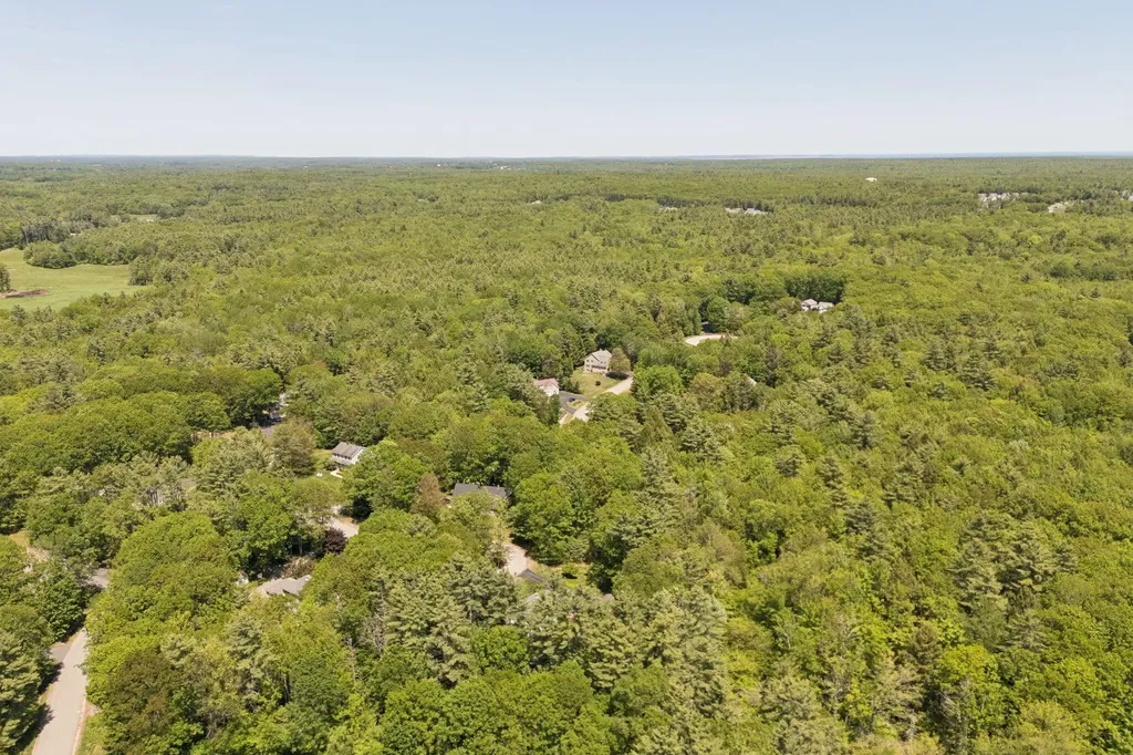 4 Pine Wood Circle Arundel ME 04046