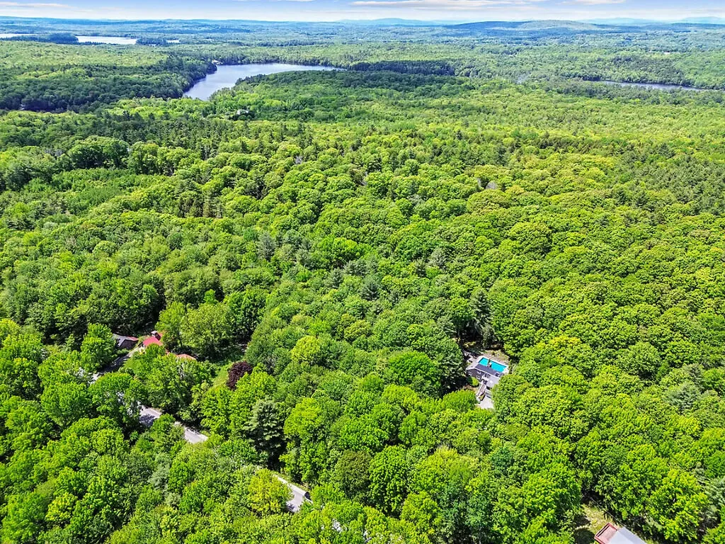 363 Winthrop Center Road Winthrop ME 04364