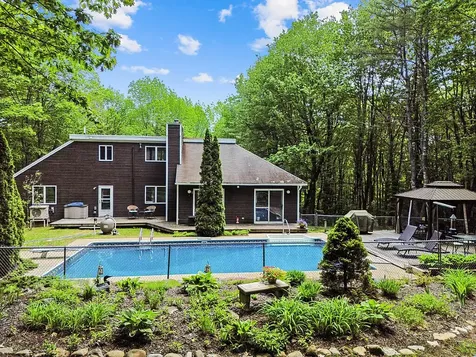 363 Winthrop Center Road Winthrop ME 04364