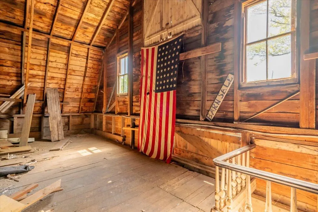 15 Feylers Corner Road Waldoboro ME 04572