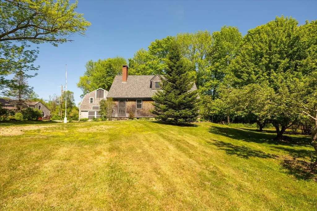 15 Feylers Corner Road Waldoboro ME 04572