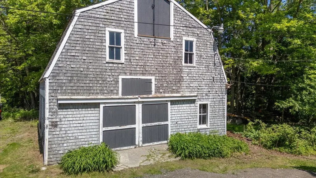 15 Feylers Corner Road Waldoboro ME 04572