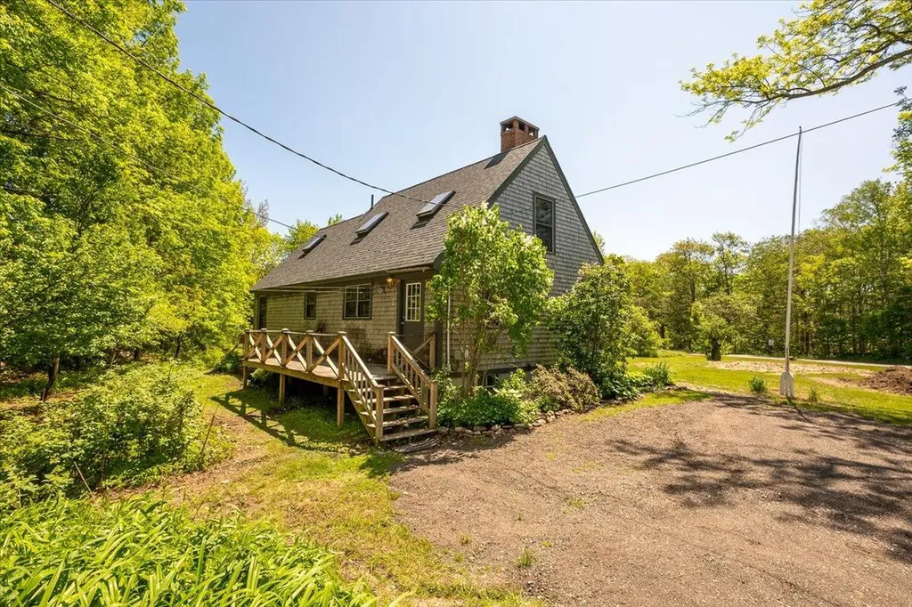 15 Feylers Corner Road Waldoboro ME 04572