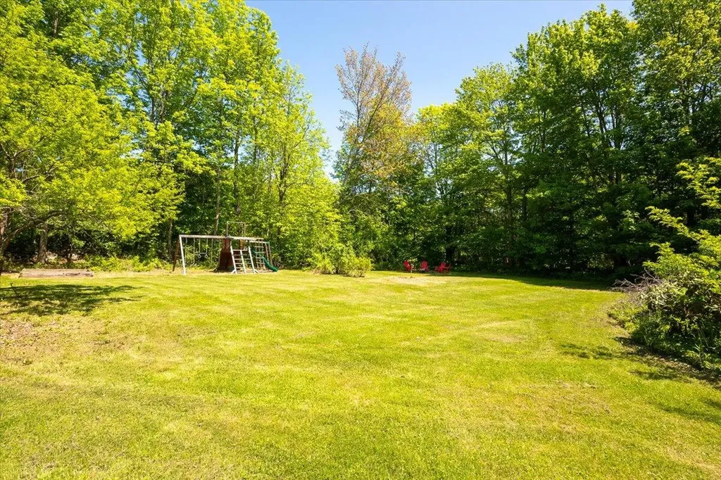 15 Feylers Corner Road Waldoboro ME 04572