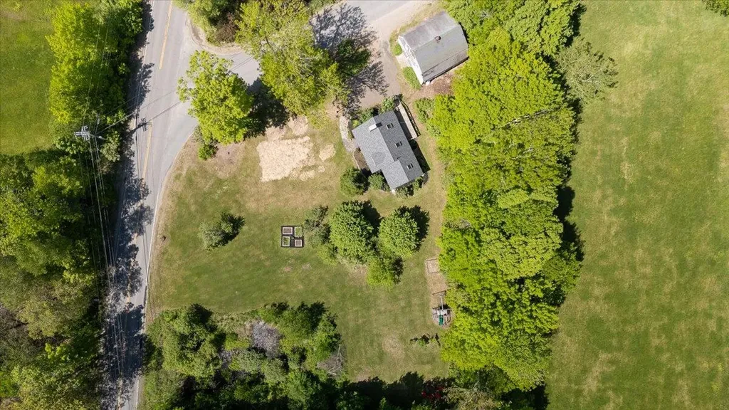 15 Feylers Corner Road Waldoboro ME 04572