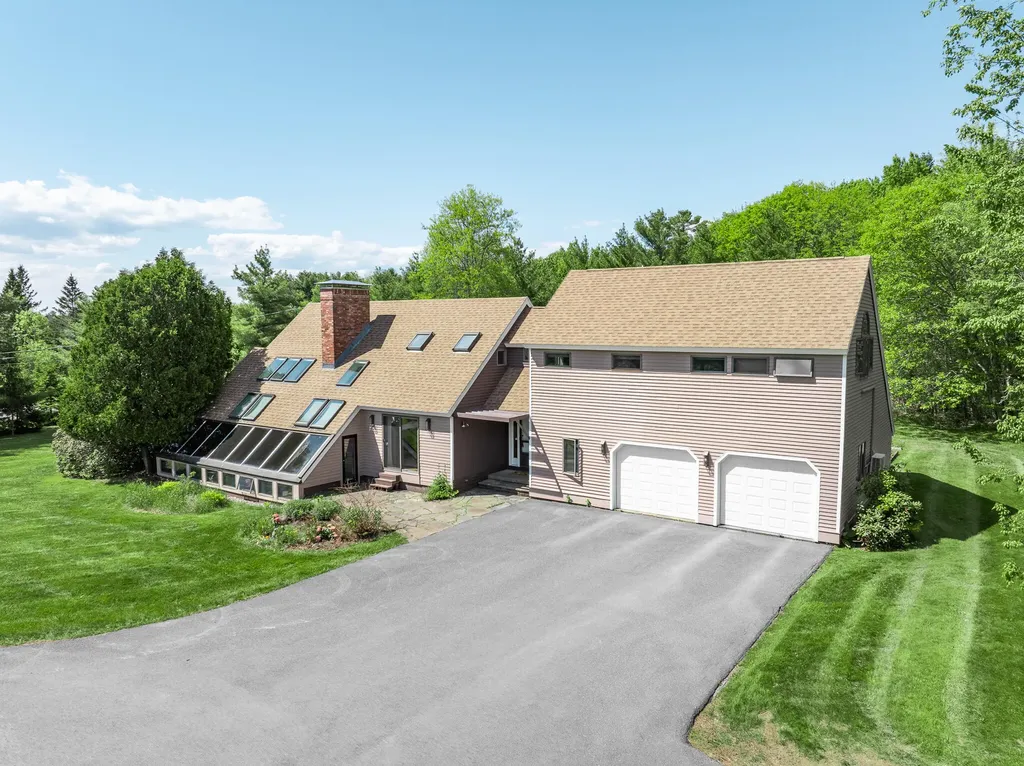 28 Meadow Lane Brewer ME 04412