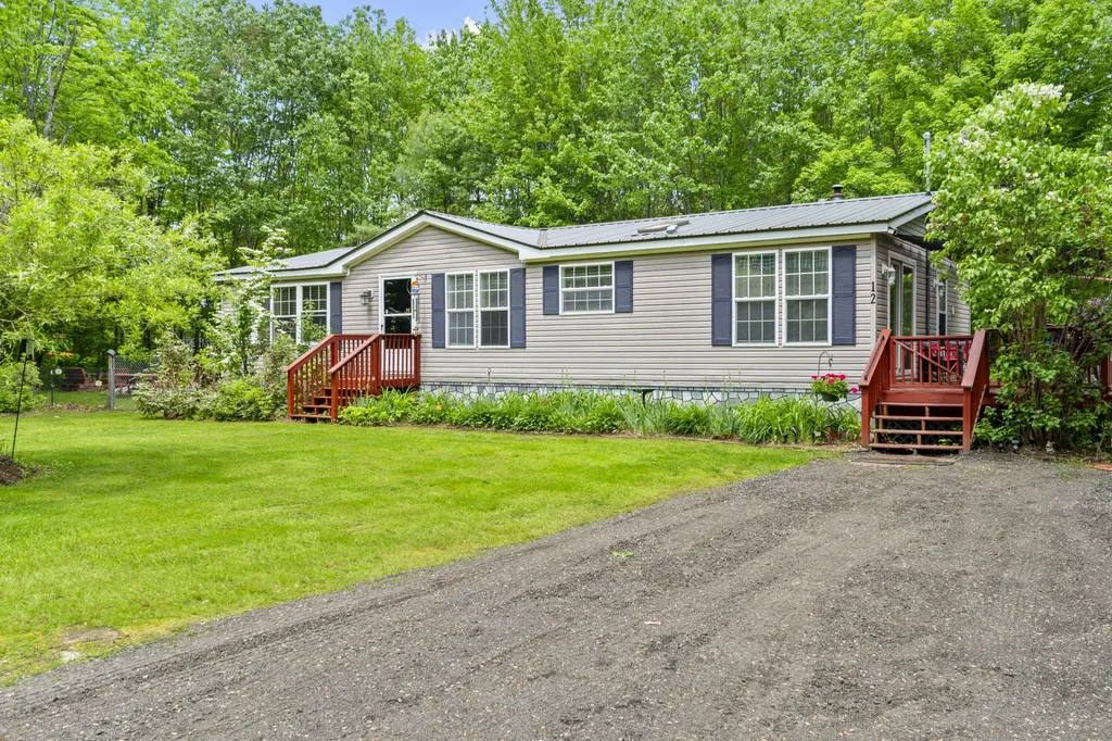 12 Billfred Way Poland ME 04274
