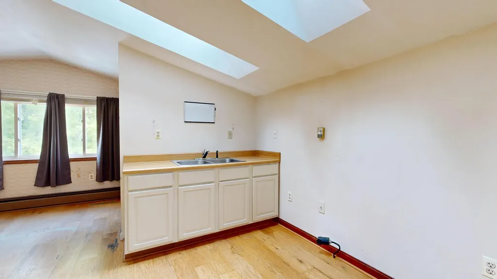 73 Backkingdom Road Mexico ME 04257