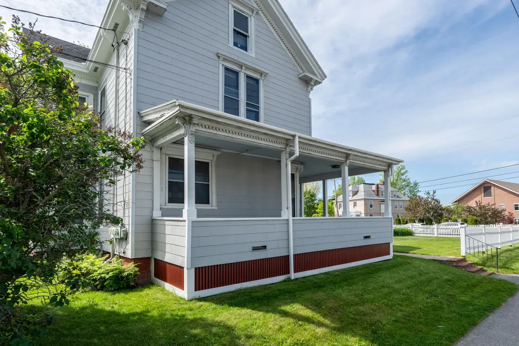 546 Main Street Westbrook ME 04092