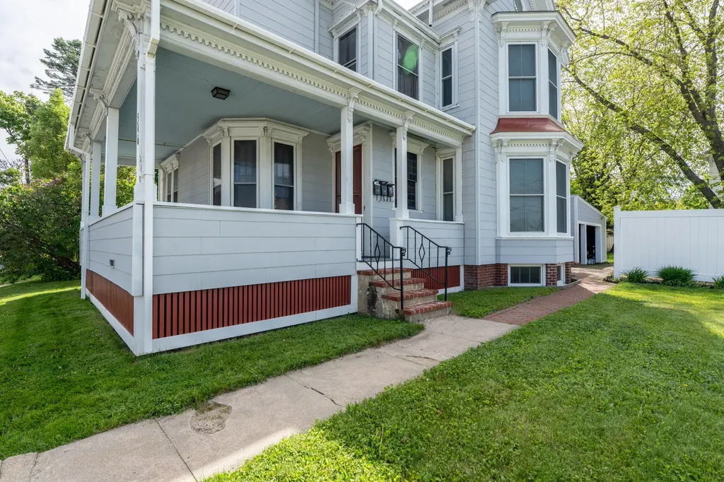 546 Main Street Westbrook ME 04092