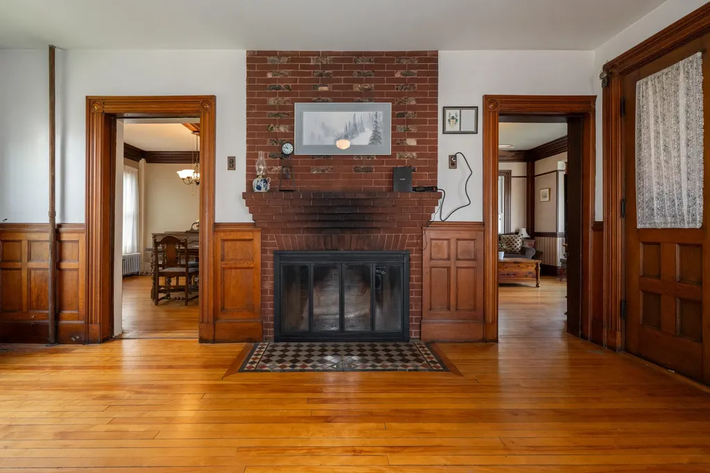 546 Main Street Westbrook ME 04092