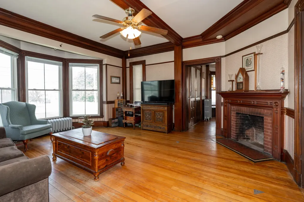 546 Main Street Westbrook ME 04092