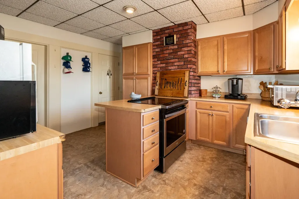 546 Main Street Westbrook ME 04092