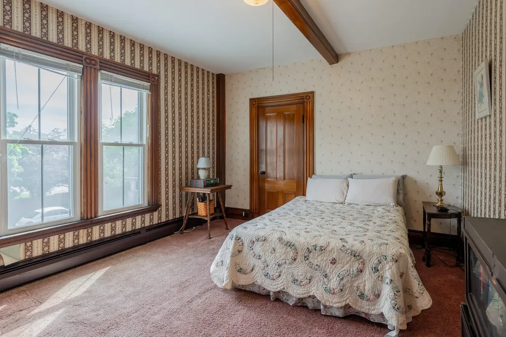 546 Main Street Westbrook ME 04092