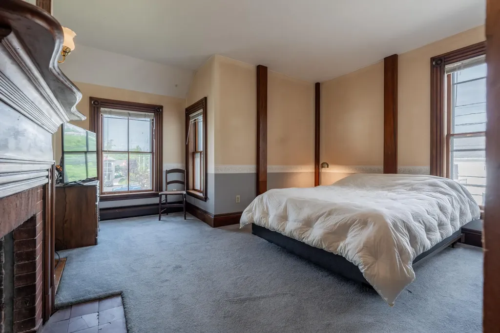 546 Main Street Westbrook ME 04092